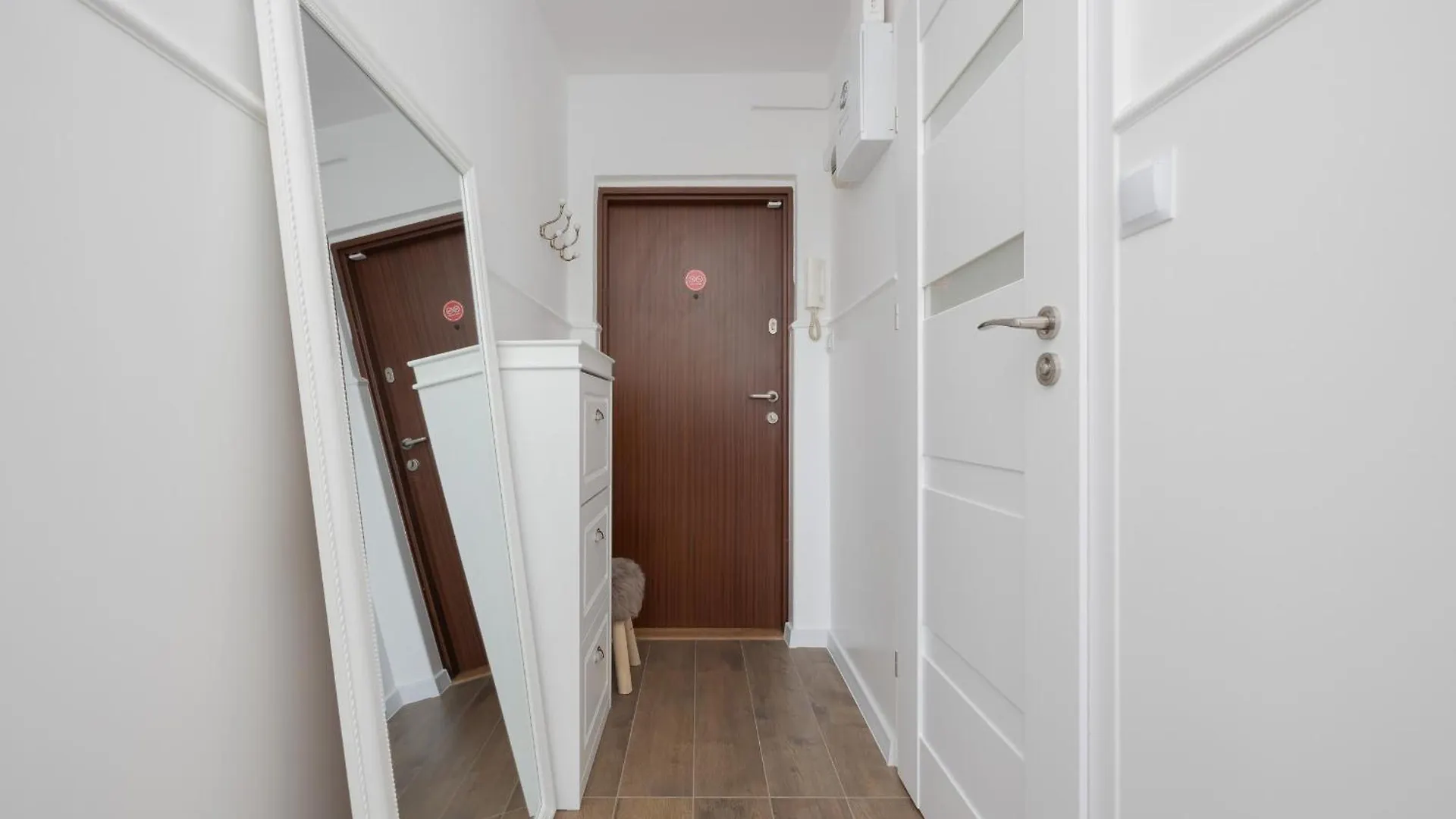 Appartamento Komfortowy Apartament W Warszawie Z Dwiema Sypialniami Blisko Rzeki By Rent Like Home Varsavia