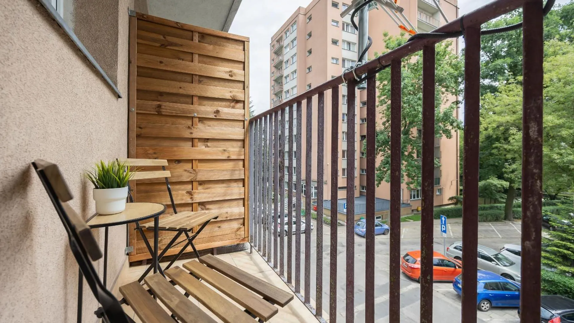 Komfortowy Apartament W Warszawie Z Dwiema Sypialniami Blisko Rzeki By Rent Like Home Varsavia